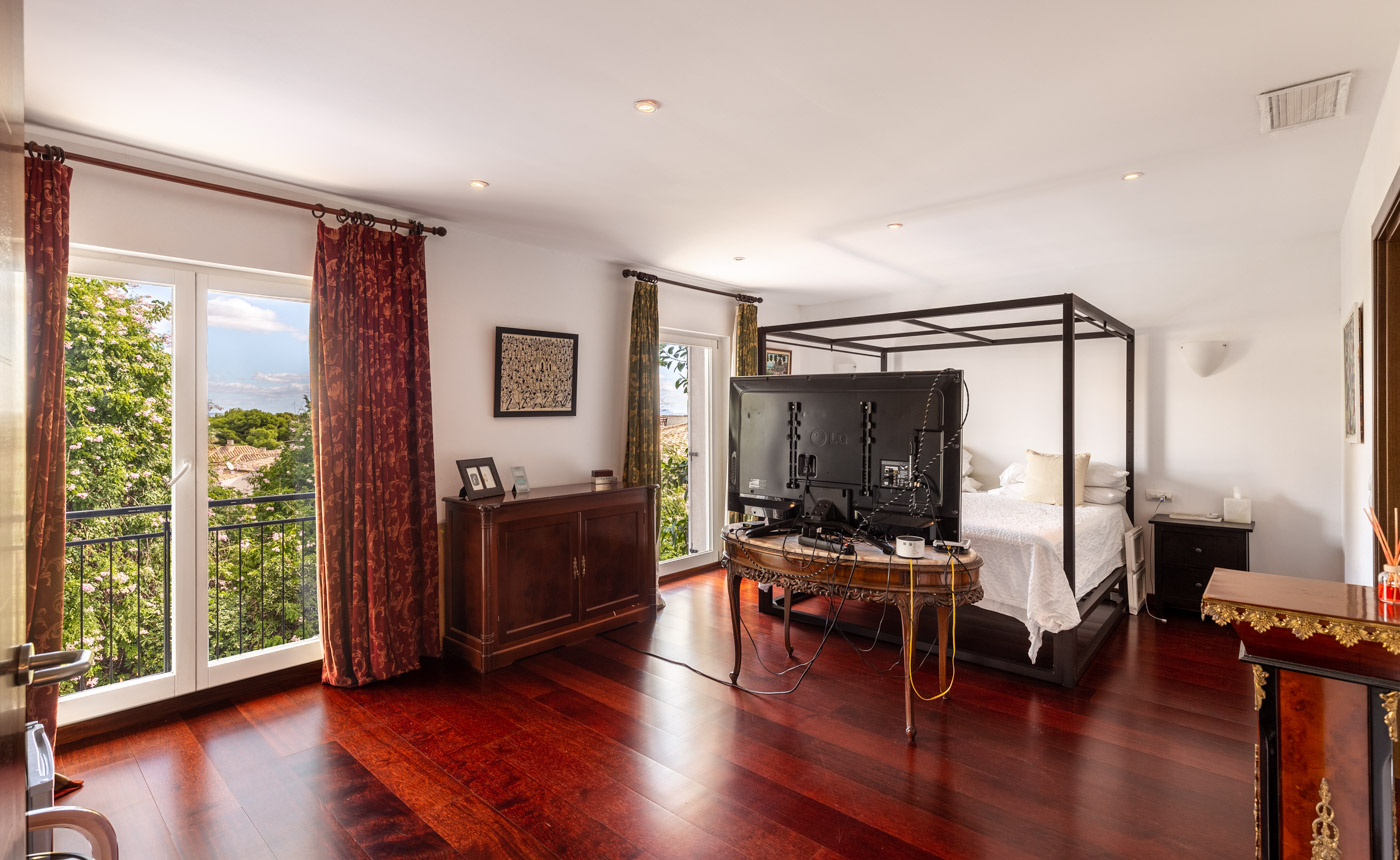 Spacious house in Torrenova close to the sea