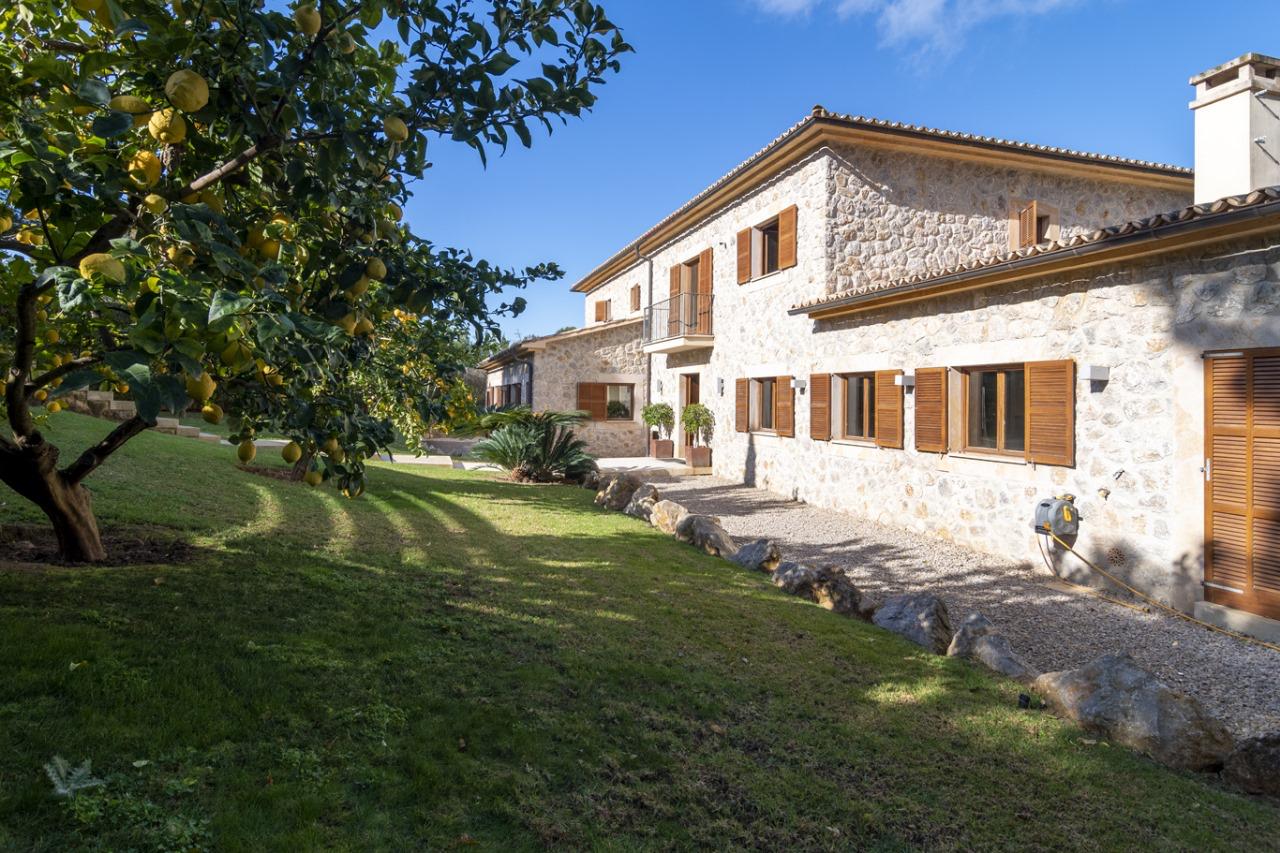 Prime Luxury Villa for Sale in Santa Ponsa next to the Golf Course