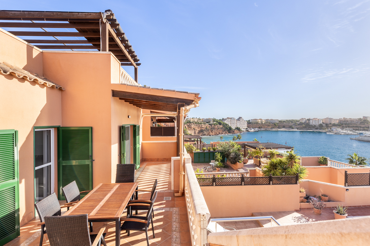 Two Combined Apartments with breathtaking sea views