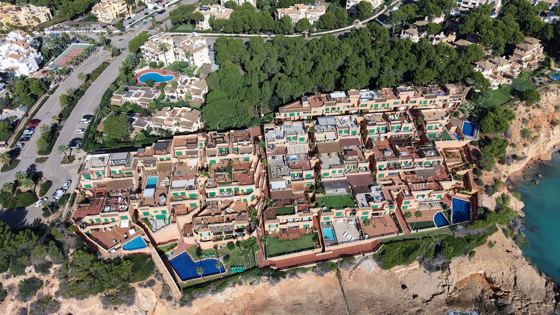 Two Combined Apartments with breathtaking sea views