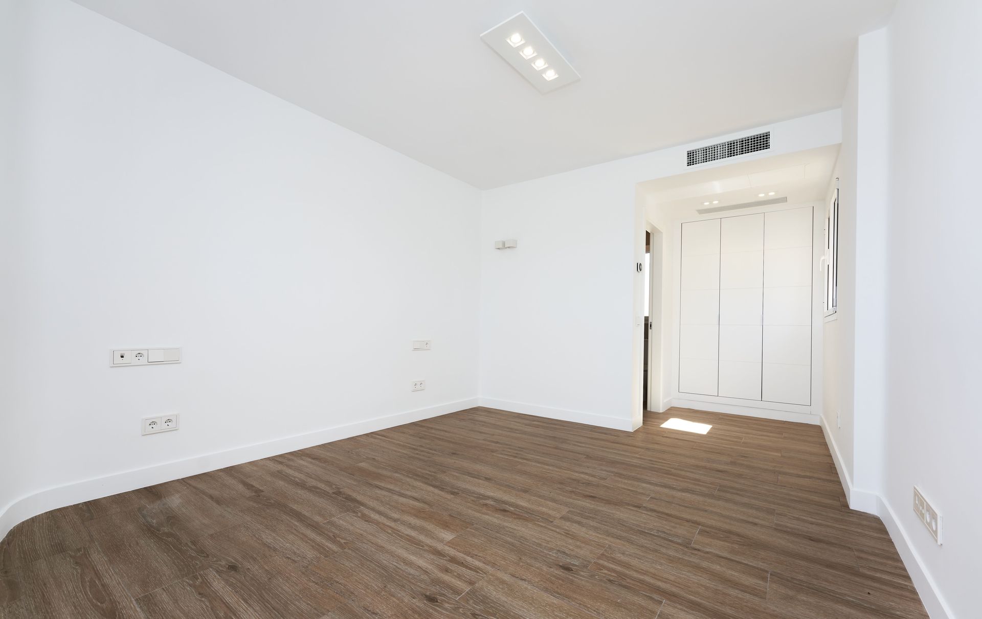 Luxury Villa for Sale in Nova Santa Ponsa with Private Pool and Golf Course