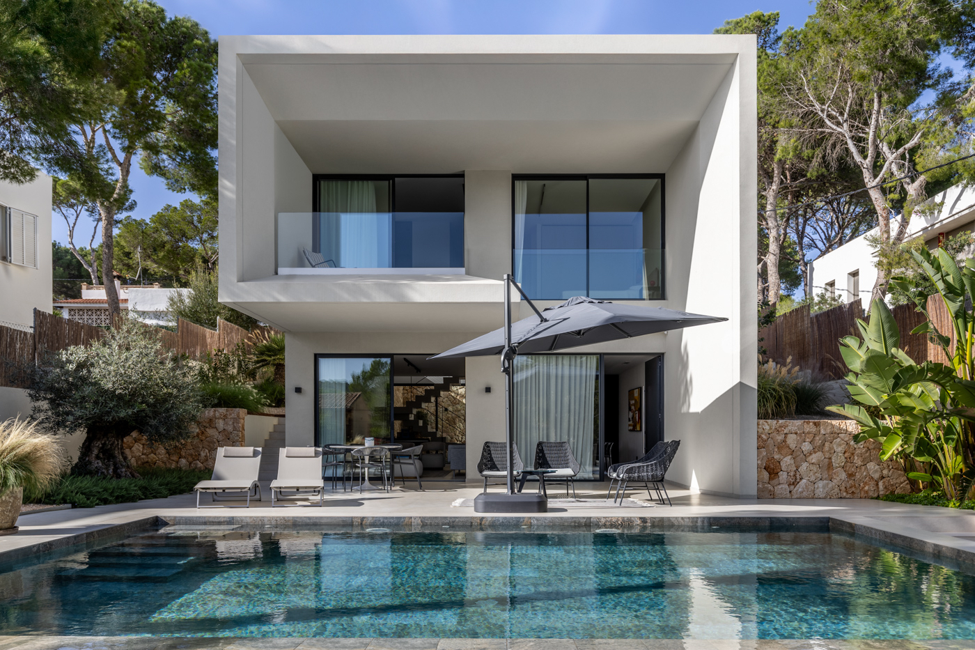 Contemporary Luxury Villa for Sale near Port Adriano