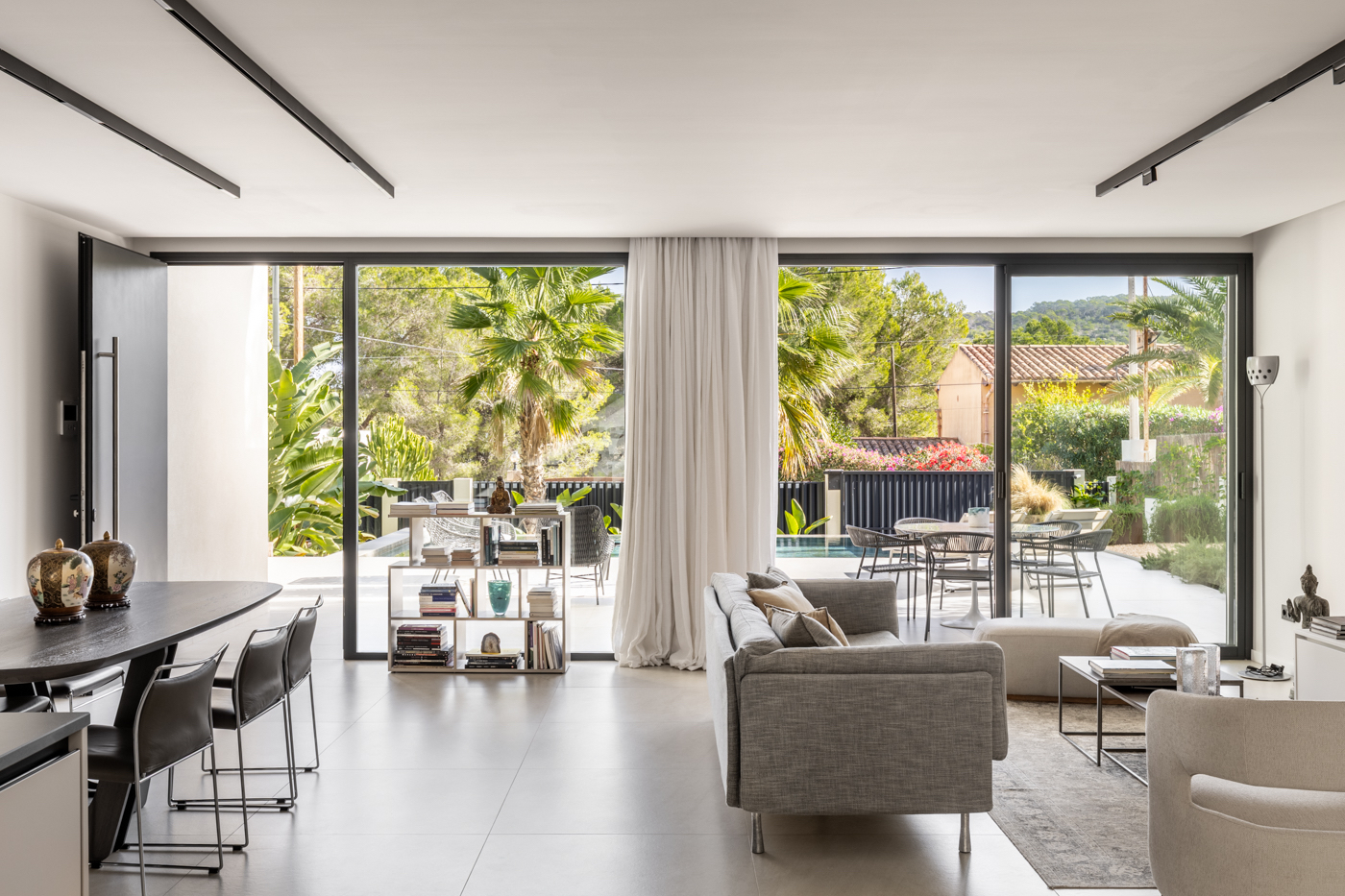 Contemporary Luxury Villa for Sale near Port Adriano