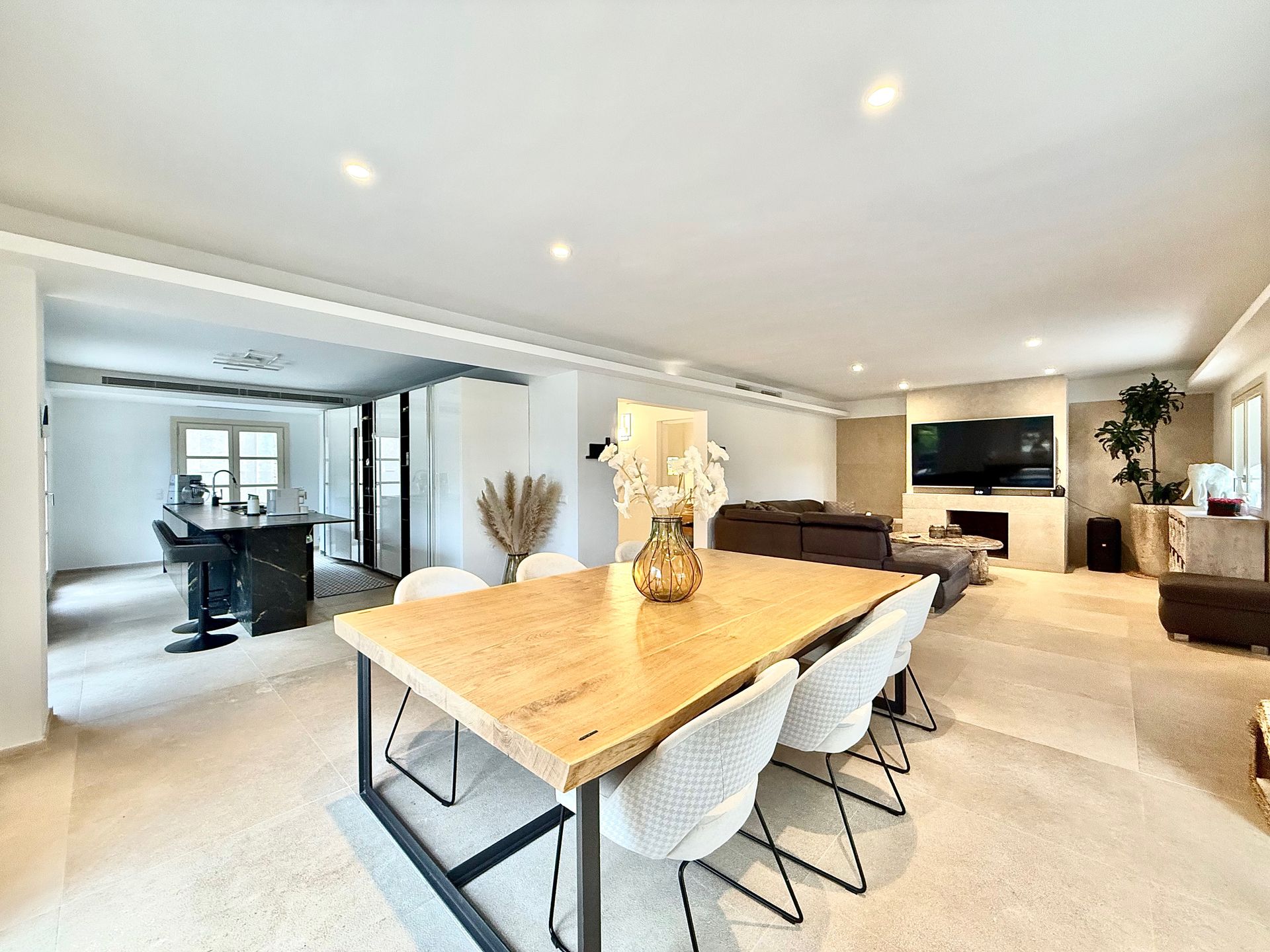 Luxury Mediterranean Villa for Sale in Costa de la Calma, Mallorca