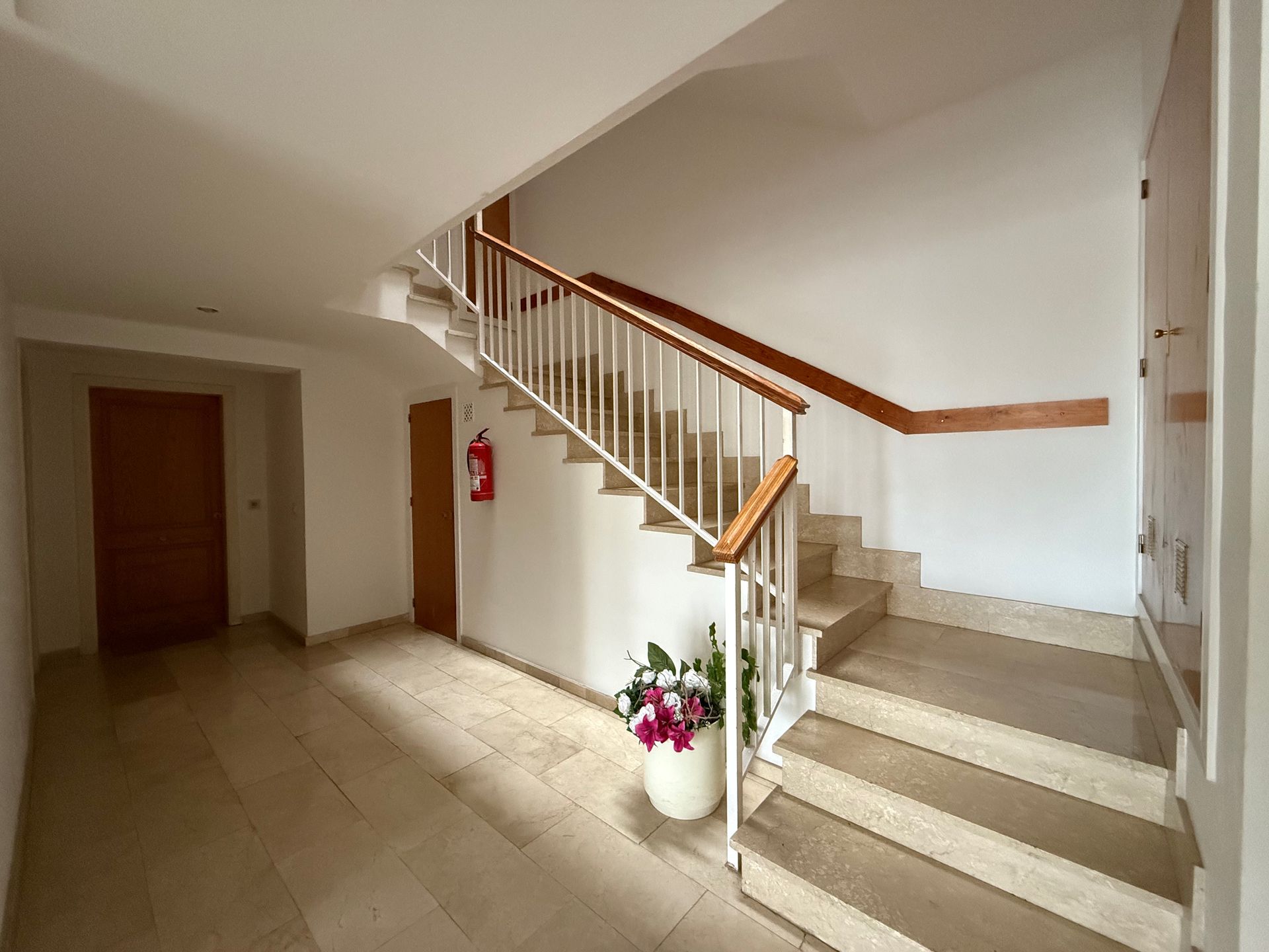 Elegant Apartment for Sale in Puerto de Pollensa – Only 100 m from the Beach