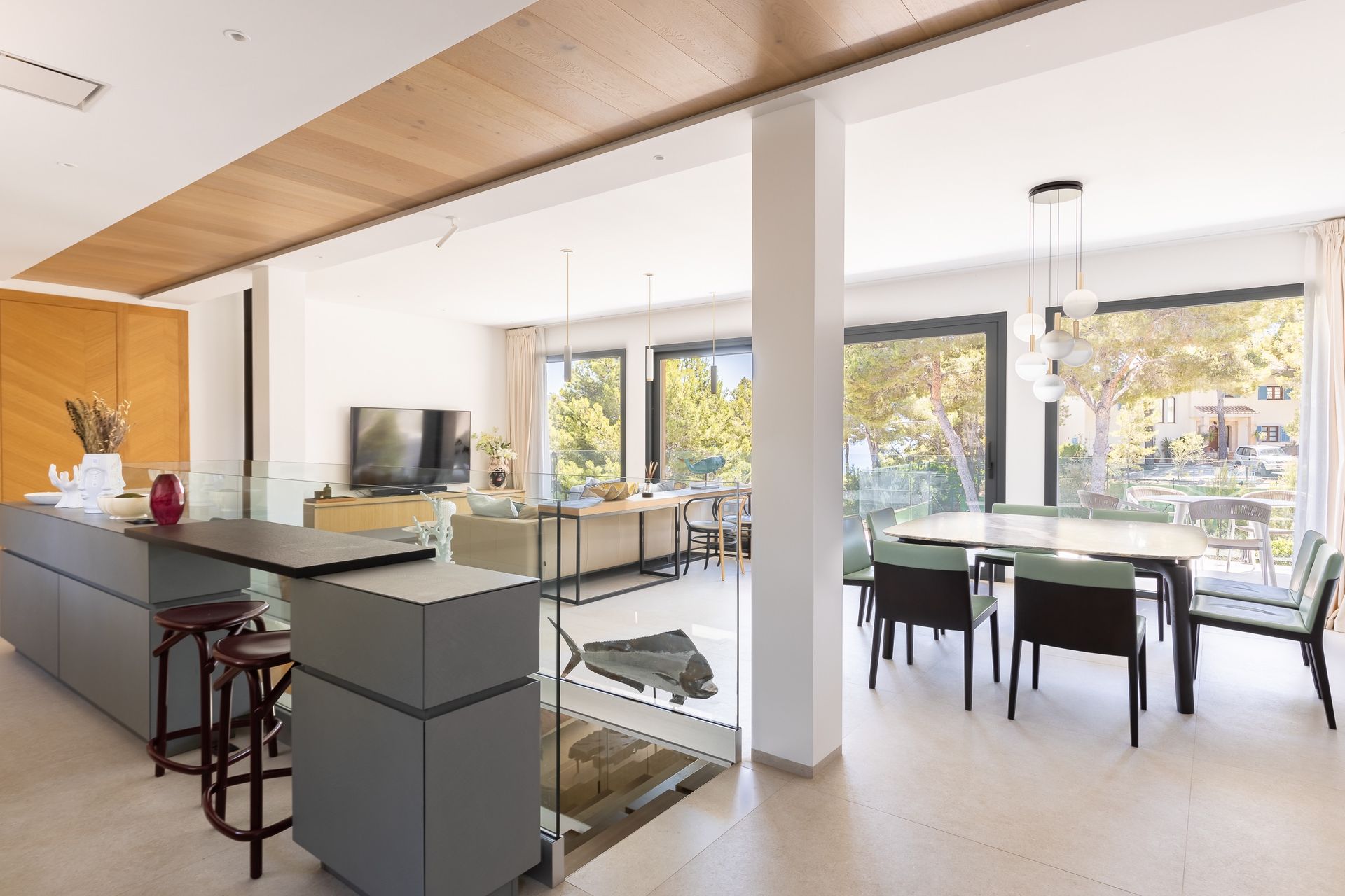 Luxury Villa with Separate Guest House for Sale in Camp de Mar