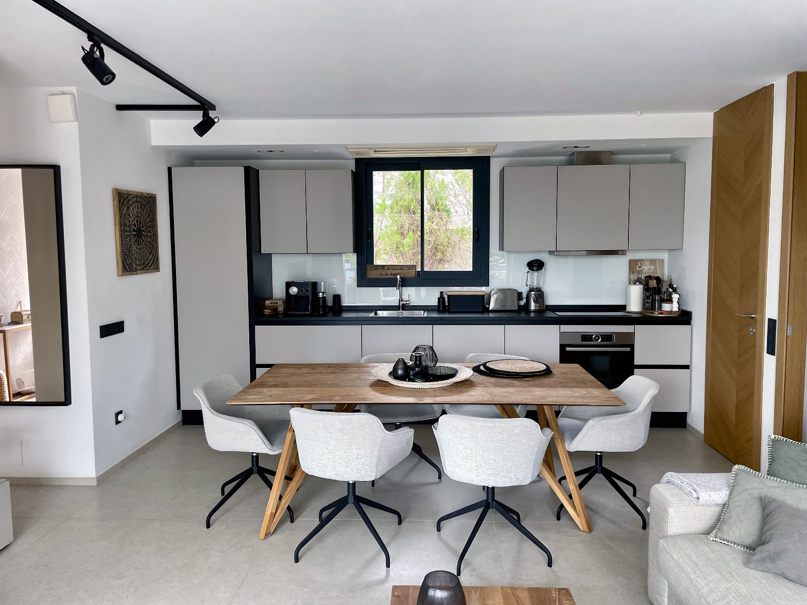 Luxury Villa with Separate Guest House for Sale in Camp de Mar