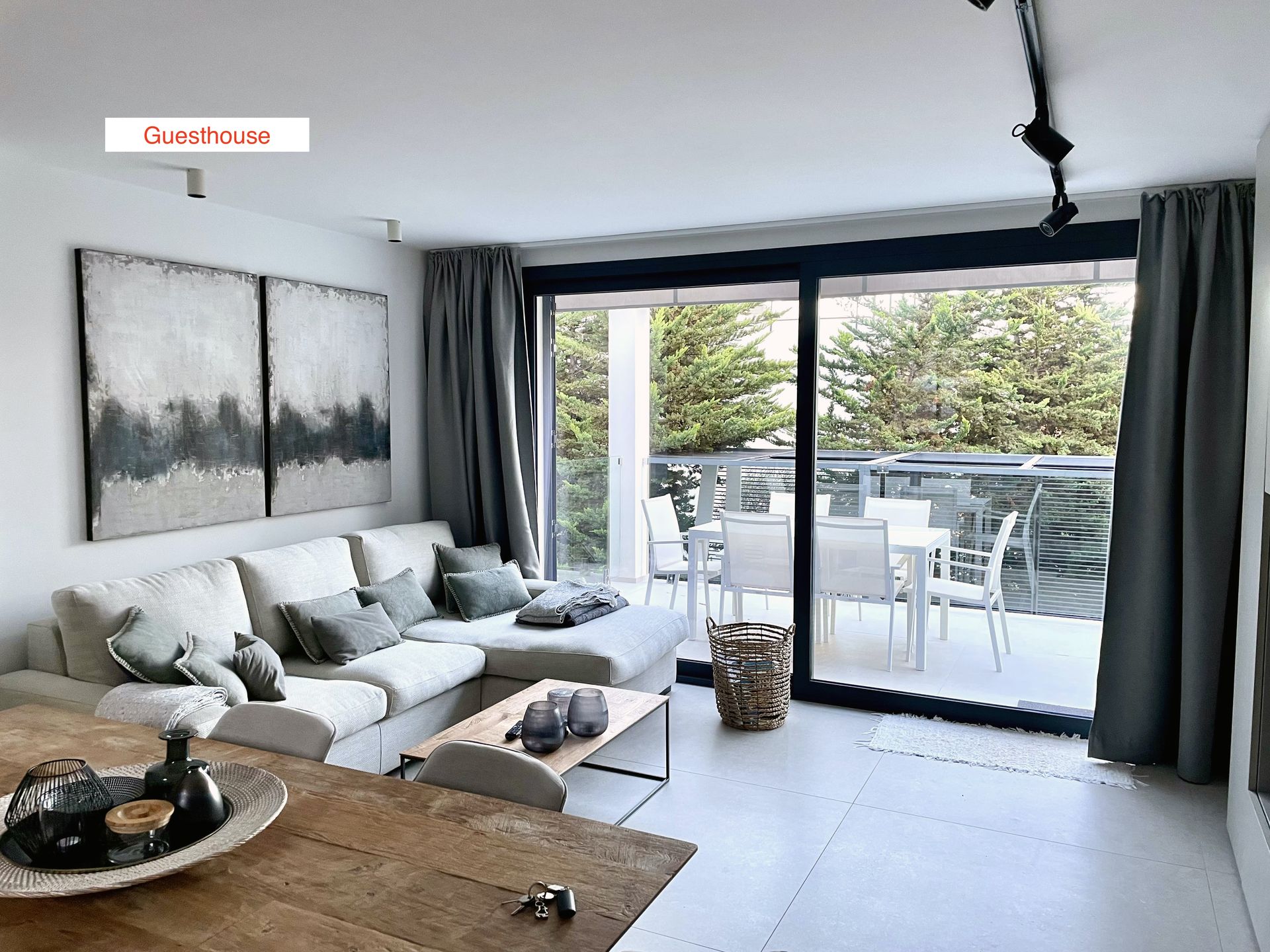 Luxury Villa with Separate Guest House for Sale in Camp de Mar