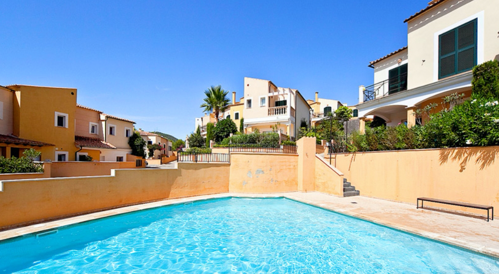 Luxury Townhouse for Sale in Camp de Mar