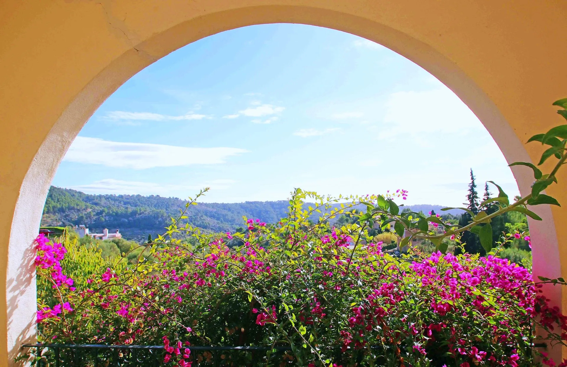 Villa with Holiday Rental License for Sale in Galilea