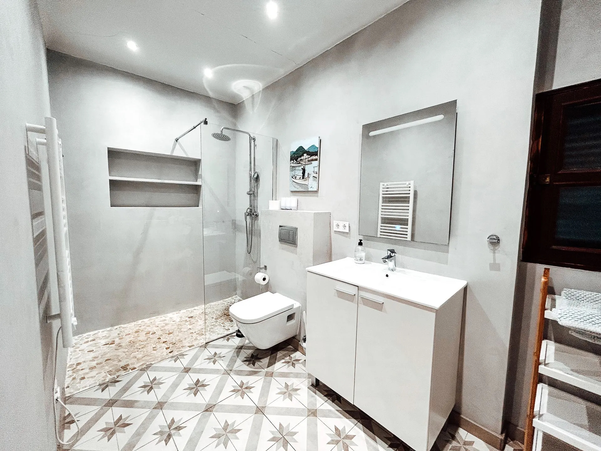 Villa with Holiday Rental License for Sale in Galilea