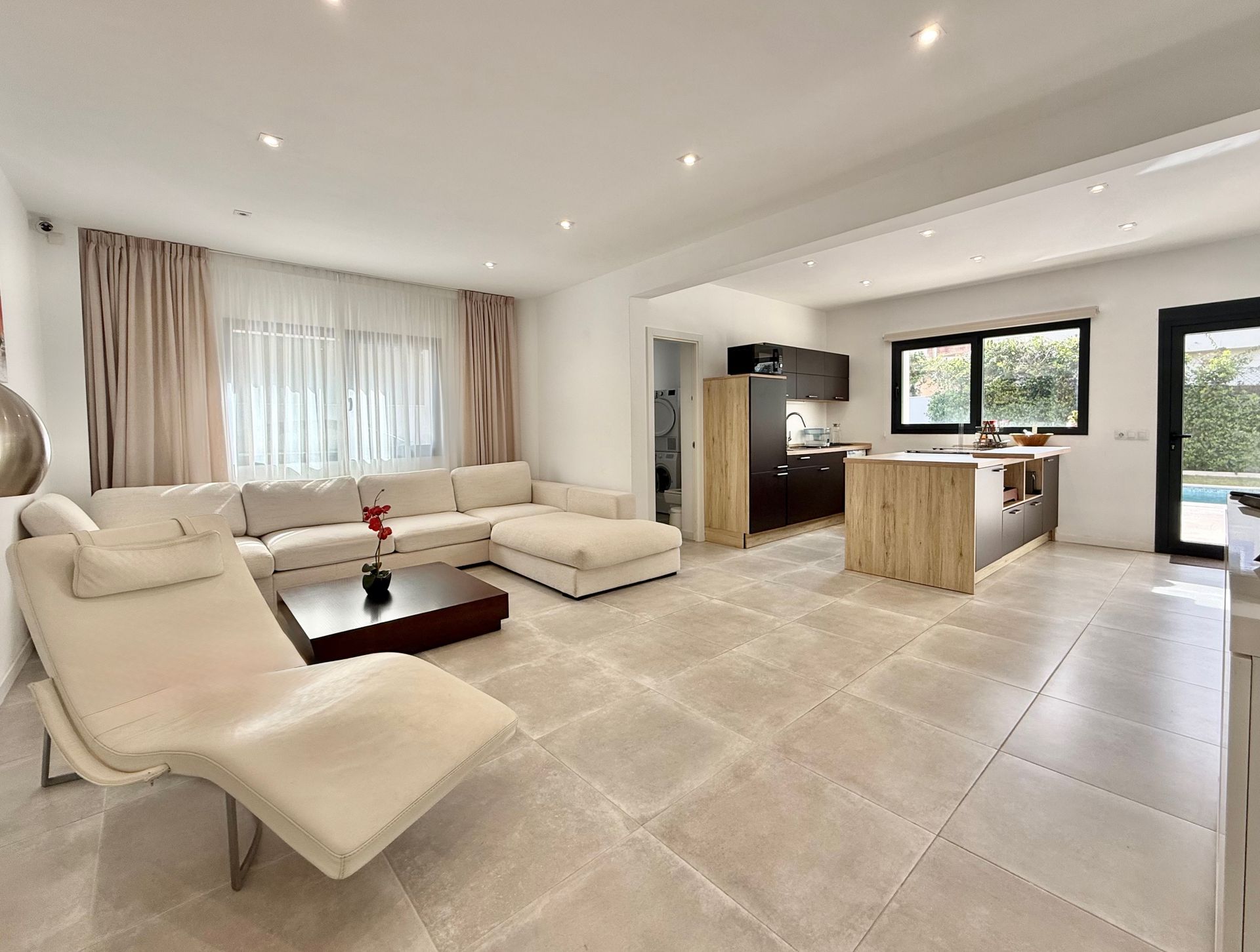 Villa moderna en alquiler en Santa Ponsa