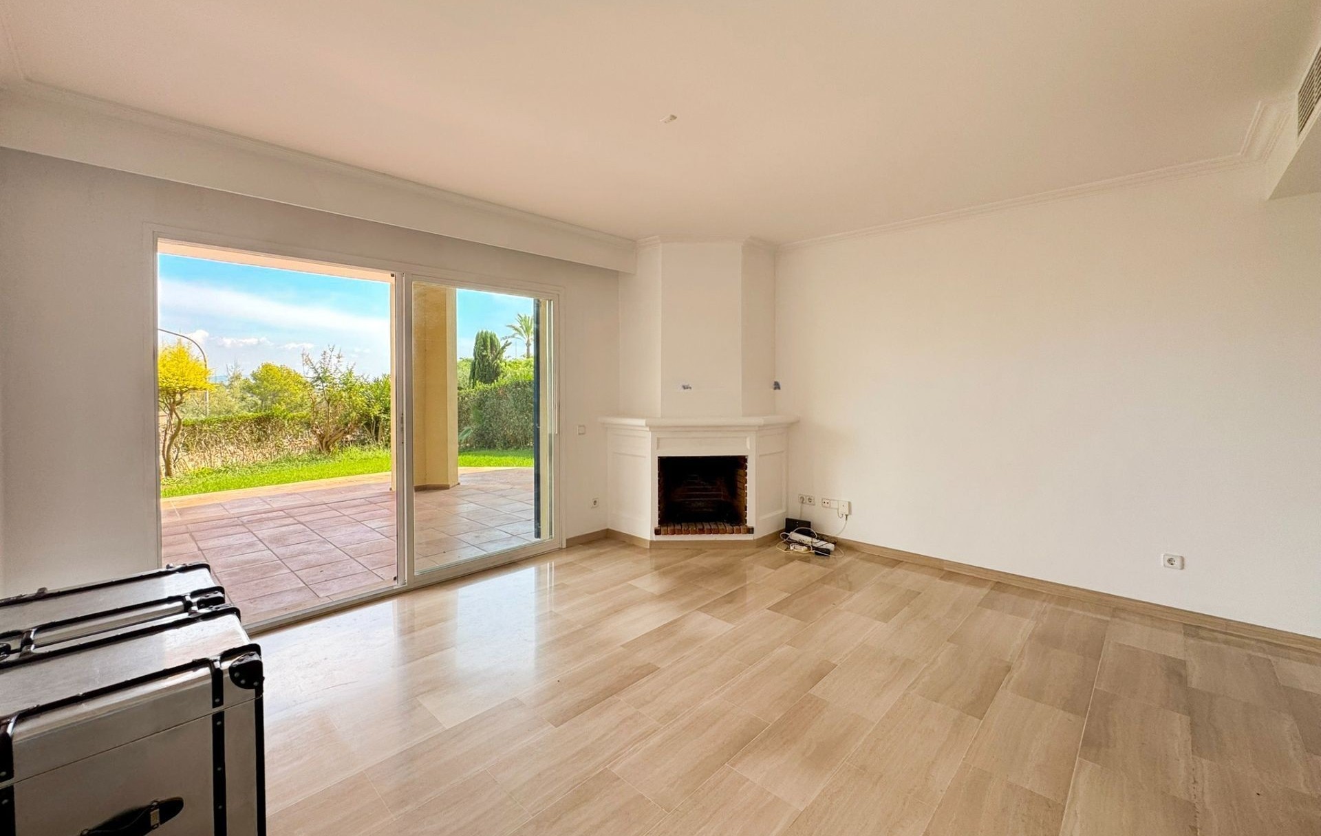 Garden Apartment for Sale in Bendinat