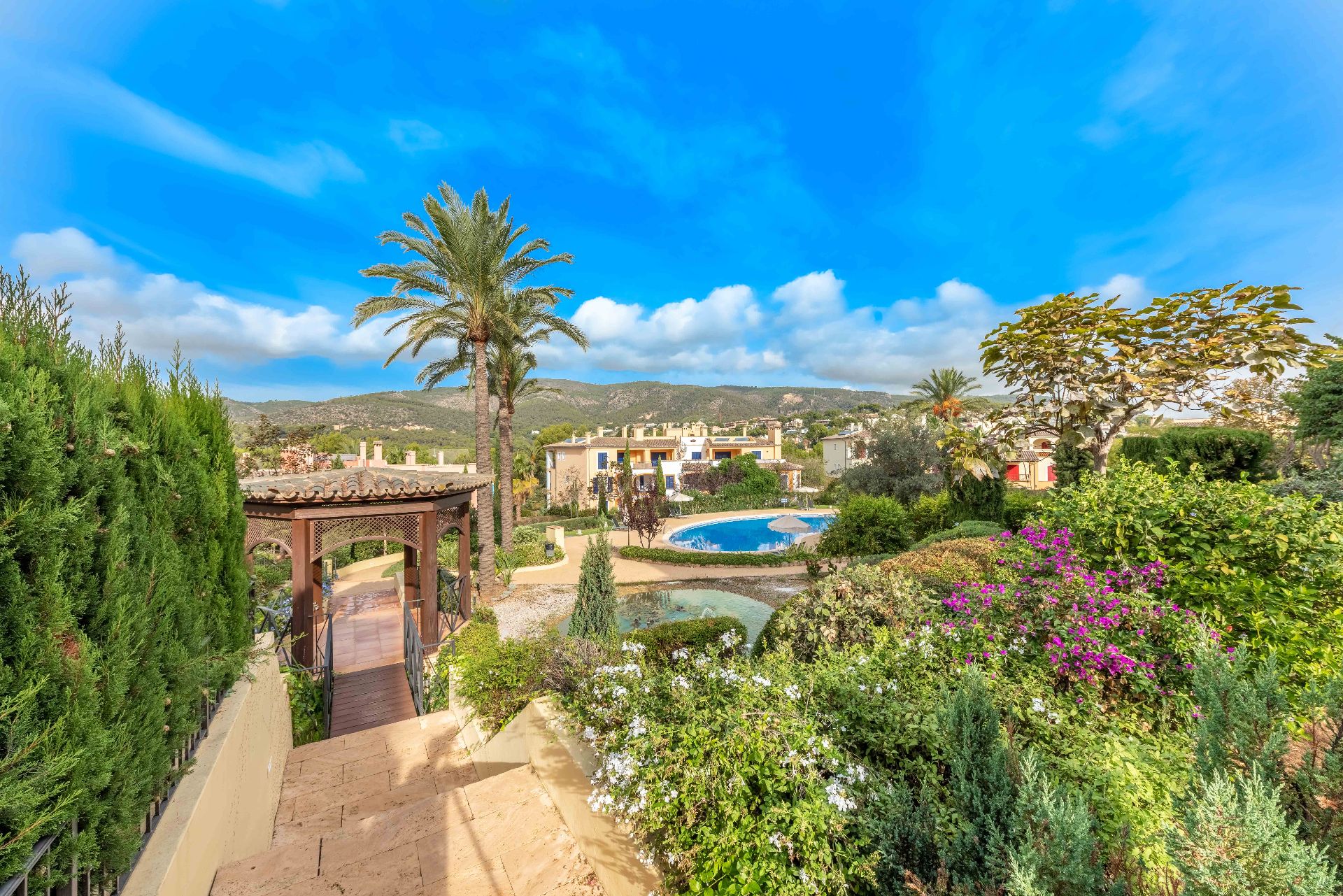 Garden Apartment for Sale in Bendinat