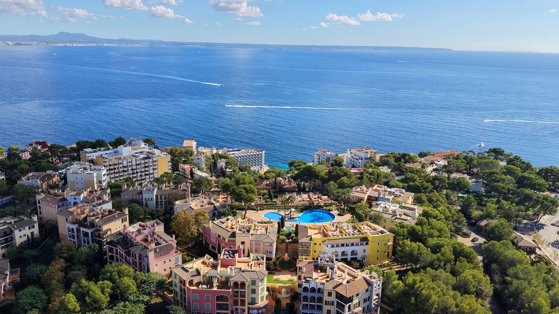 Garden Apartment for Sale in Bendinat