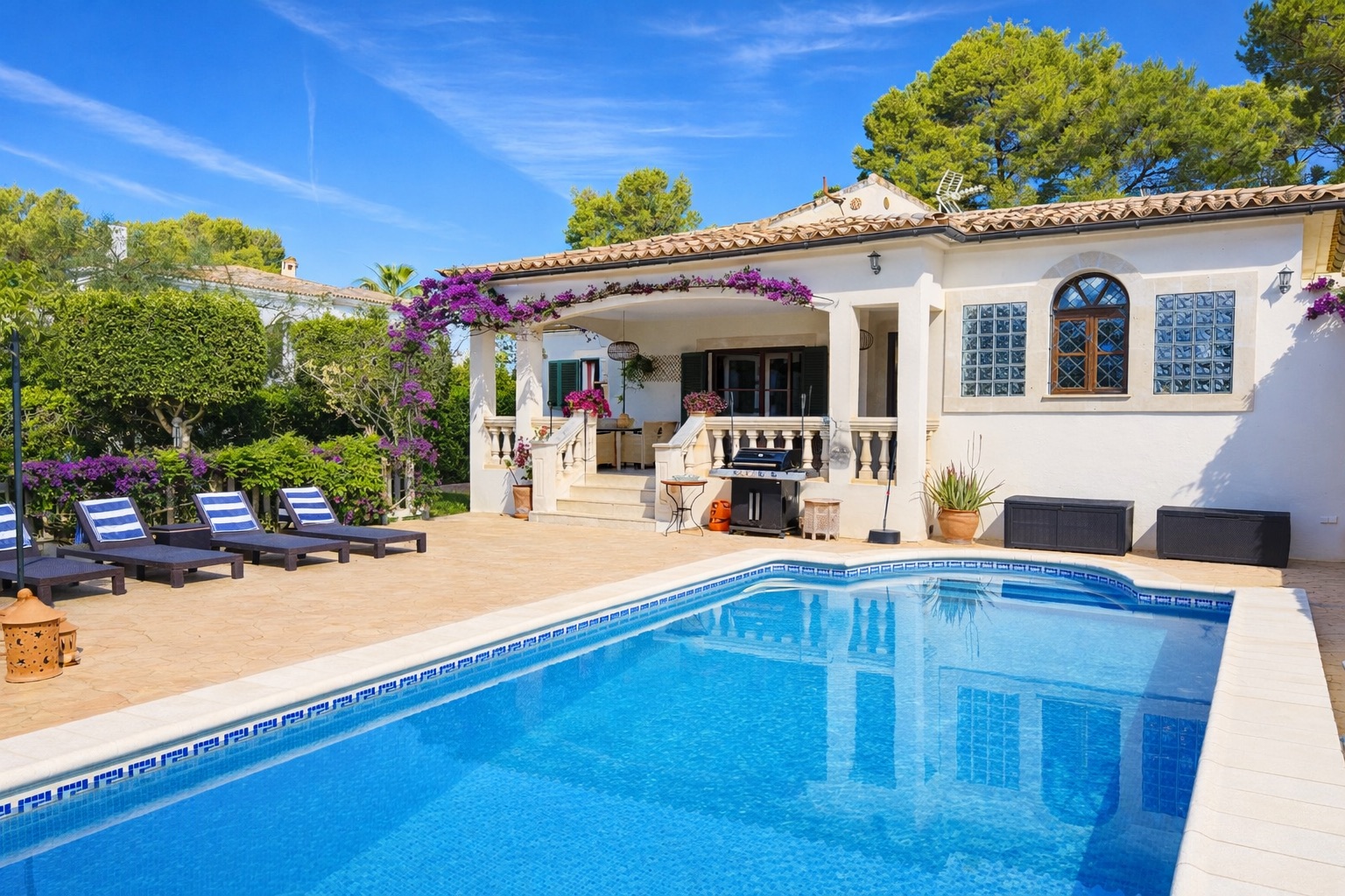 Charming Bungalow Villa for Sale in Santa Ponsa