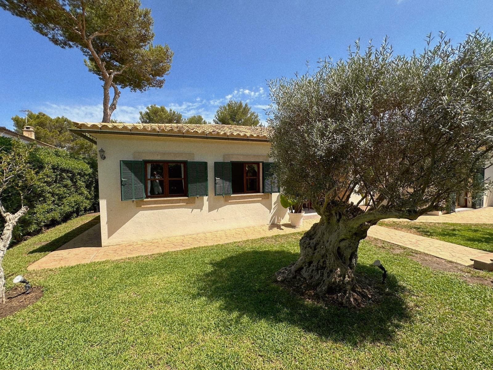 Charming Bungalow Villa for Sale in Santa Ponsa