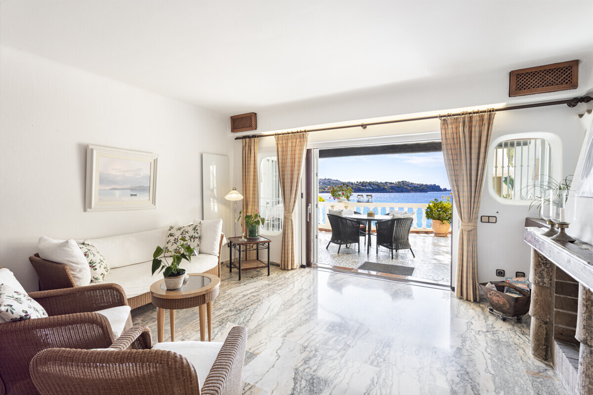 Frontline 3 Bedroom Apartment for Sale in Costa de la Calma