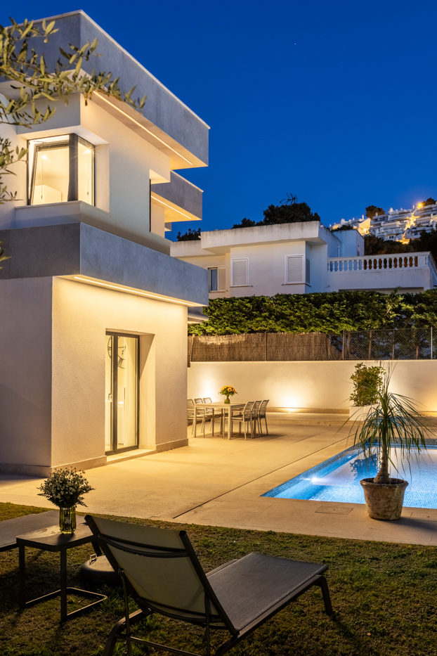 Modern Villa for Sale in Santa Ponsa