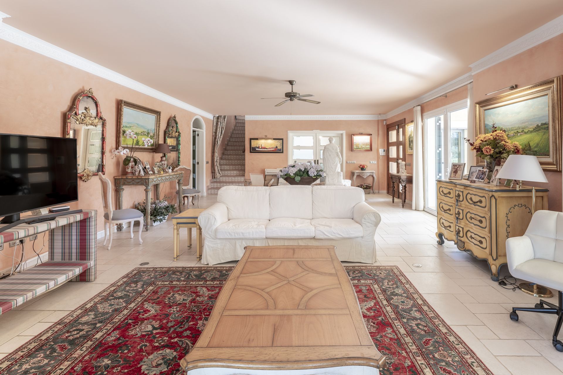 Spacious Mediterranean Villa for Sale in Santa Ponsa