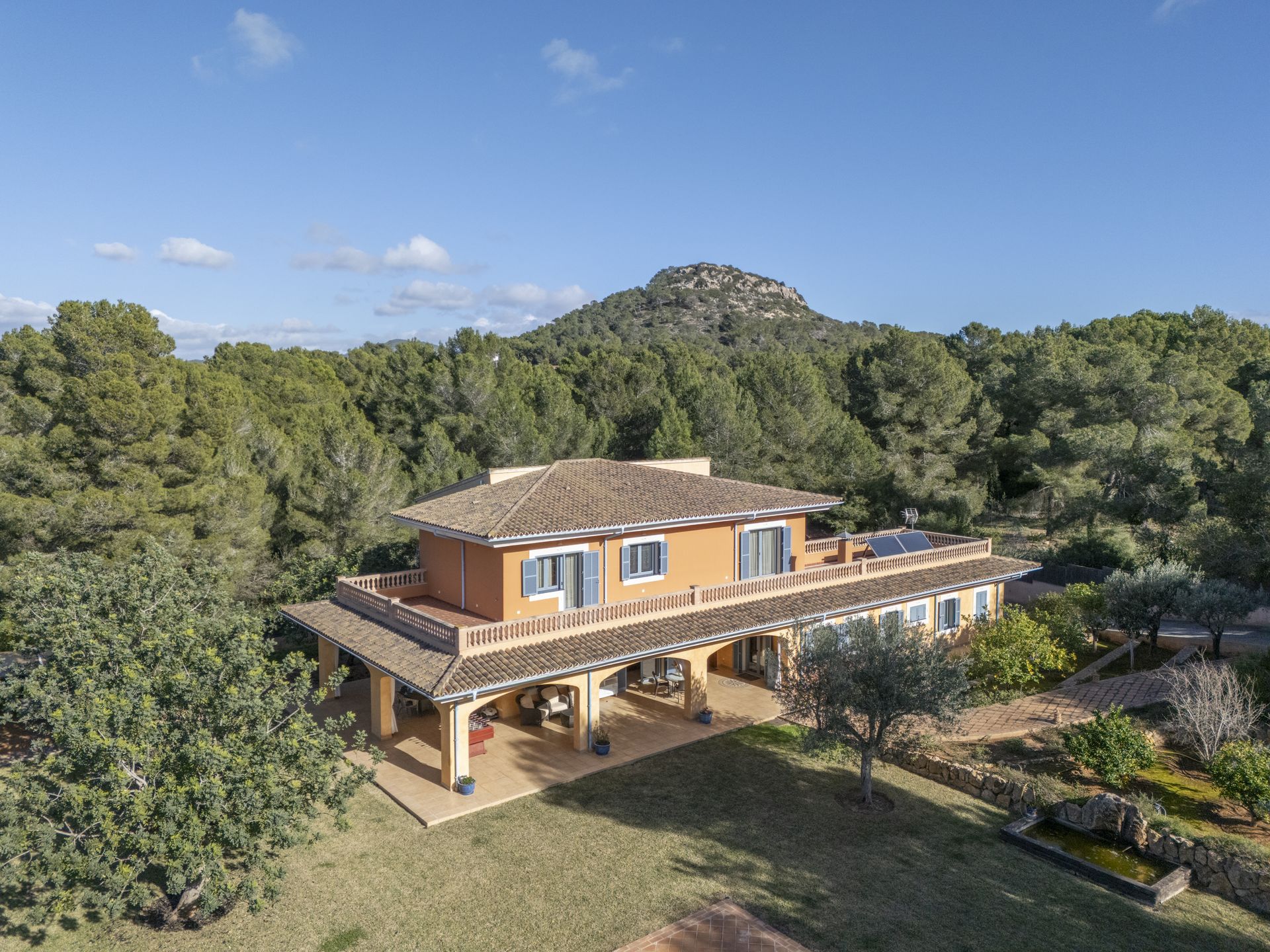 Spacious Mediterranean Villa for Sale in Santa Ponsa