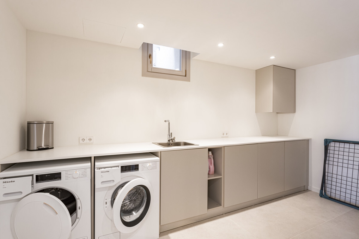 Недавно построенная усадьба продается в Сес-Салинес.