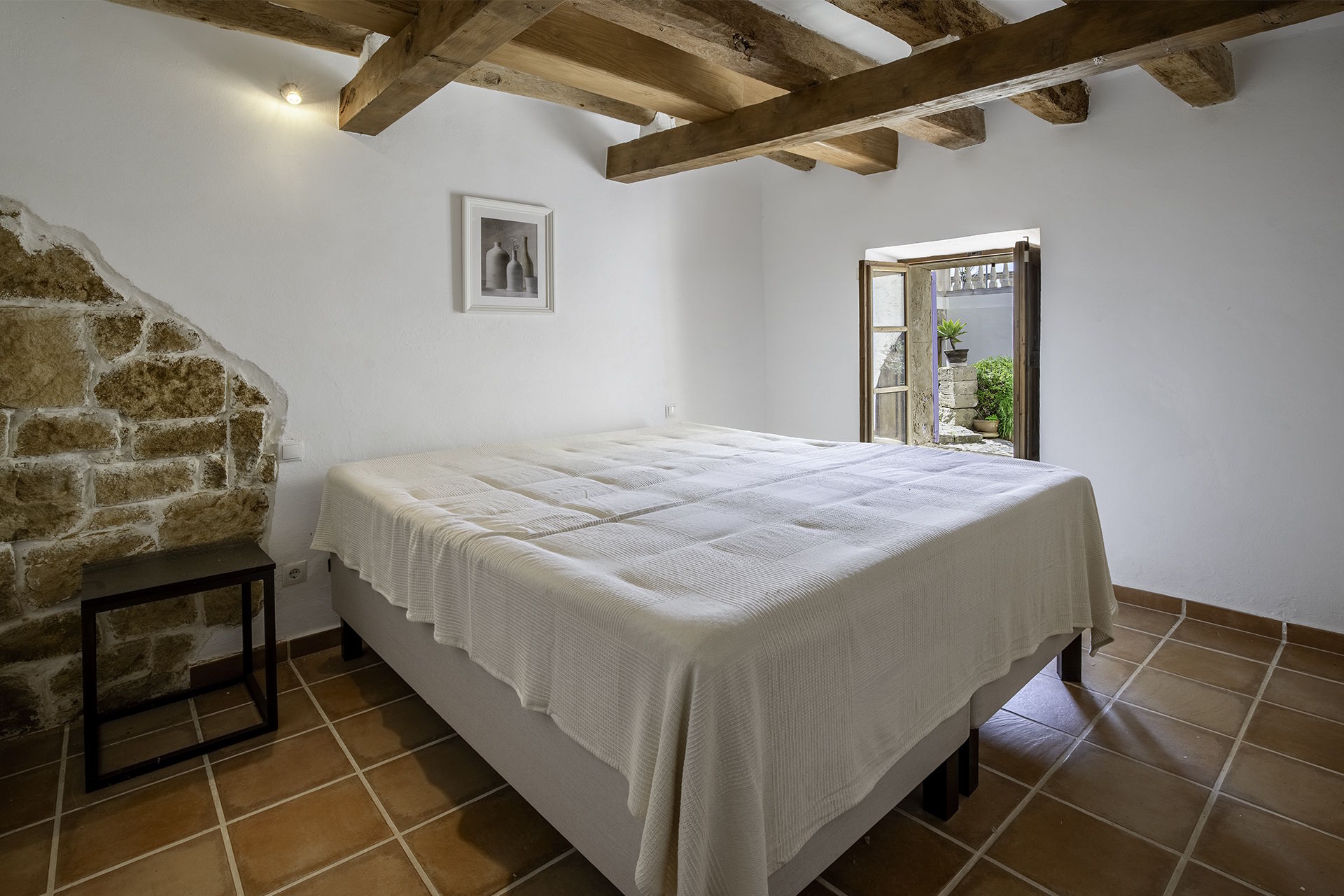 Historic Real Estate with Guest Apartment for Sale in luxury Area of Palma