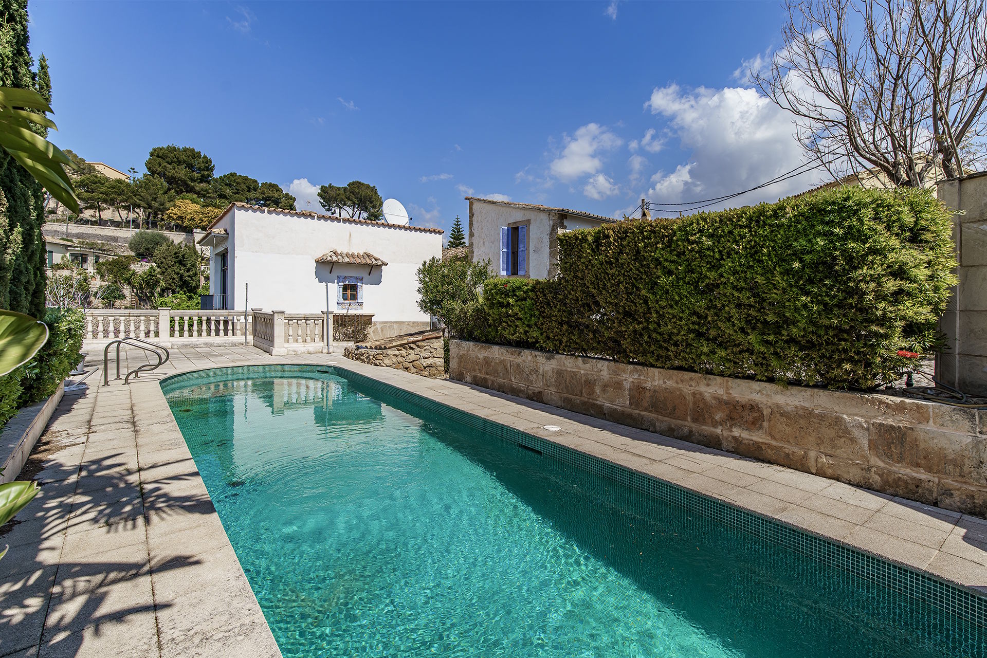 Historic Real Estate with Guest Apartment for Sale in luxury Area of Palma