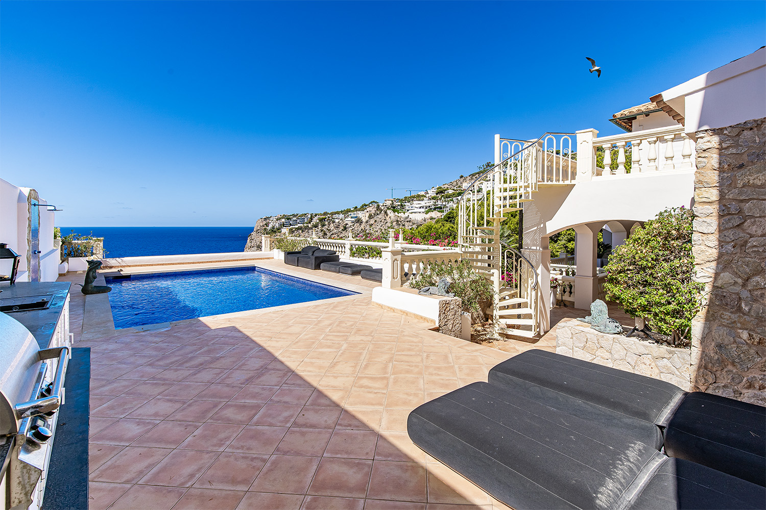 Villa with Guest Apartment for Sale in Port Andratx