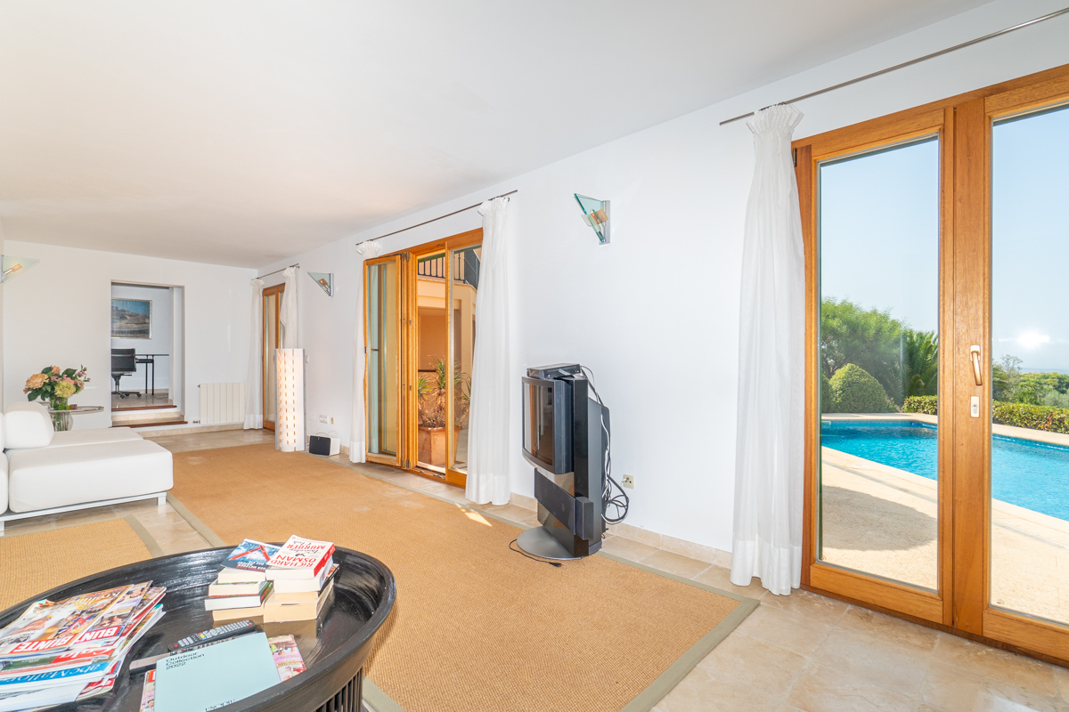 Villa with Sea View for Sale in Calvia
