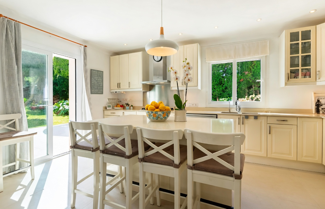 Lovely Villa with Holiday Licence for Sale in Santa Ponsa