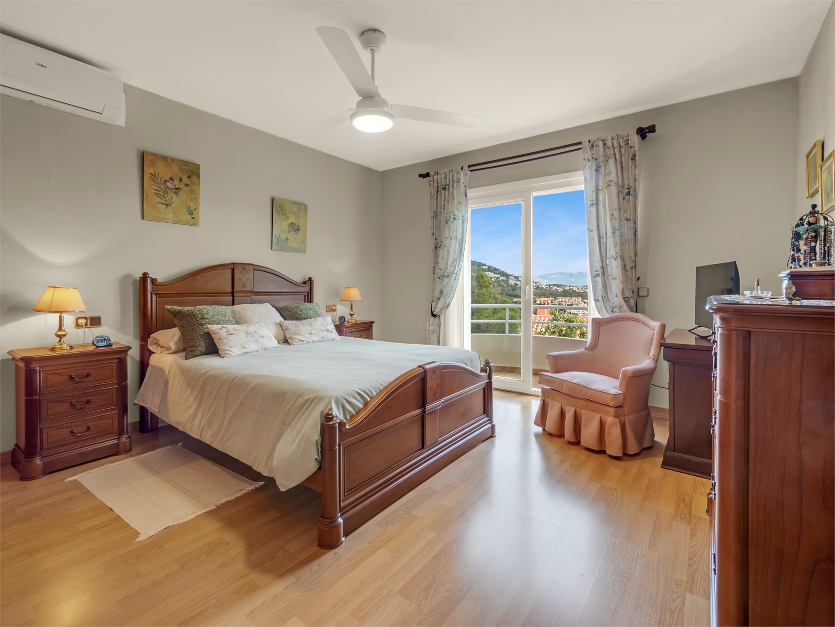 Villa mediterránea en venta en la lujosa zona de Cas Catala.
