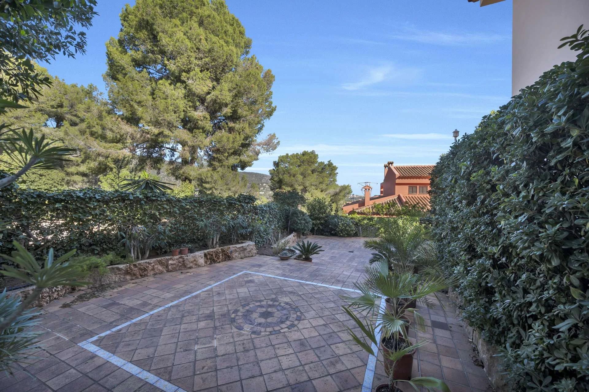 Villa mediterránea en venta en la lujosa zona de Cas Catala.