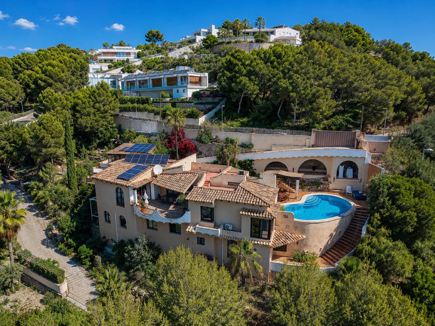 Preciosa villa con vistas al mar en venta en Es Camp de Mar.