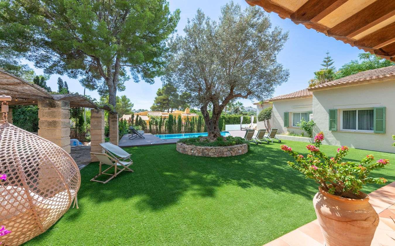Villa for Sale in luxury Area of Santa Ponsa