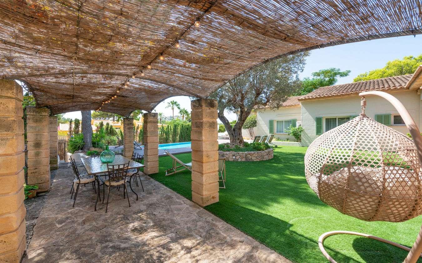 Villa for Sale in luxury Area of Santa Ponsa