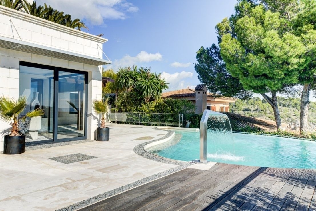 Lyxvilla till salu med havsutsikt i Bendinat, Mallorca