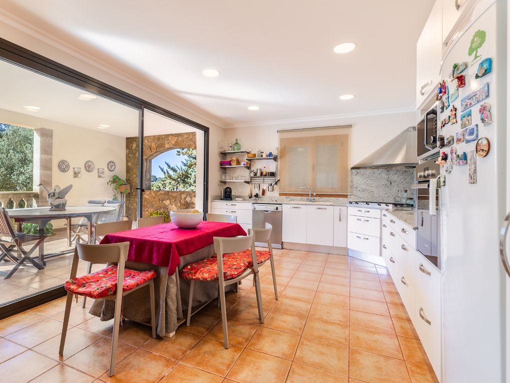 Spacious Finca for Sale in a quiet Area of  Algaida