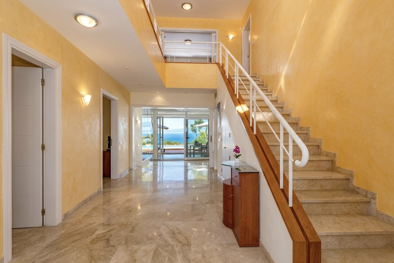 Gemütliche Villa zum Verkauf am Meer in Bahia Azul mit Mietlizenz