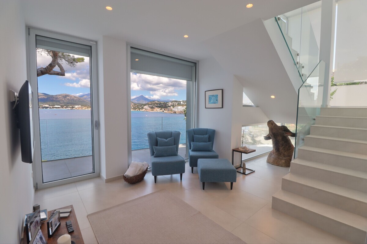 Villa in erster Reihe mit atemberaubendem Meerblick in Santa Ponsa zu verkaufen