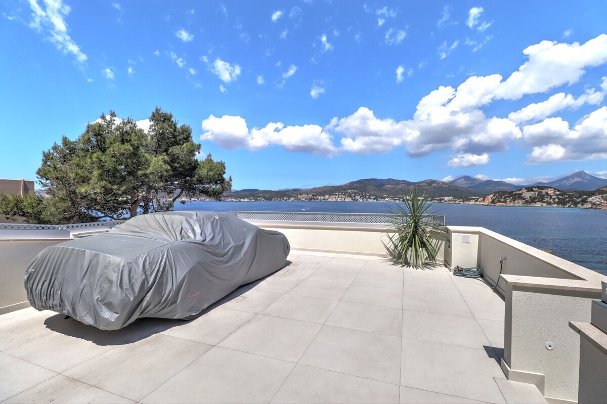 Villa in erster Reihe mit atemberaubendem Meerblick in Santa Ponsa zu verkaufen