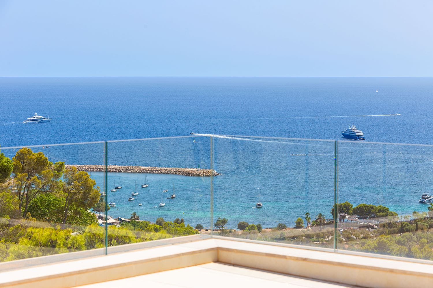 Moderne Villa mit traumhaftem Meerblick in Costa d'en Blanes zu verkaufen