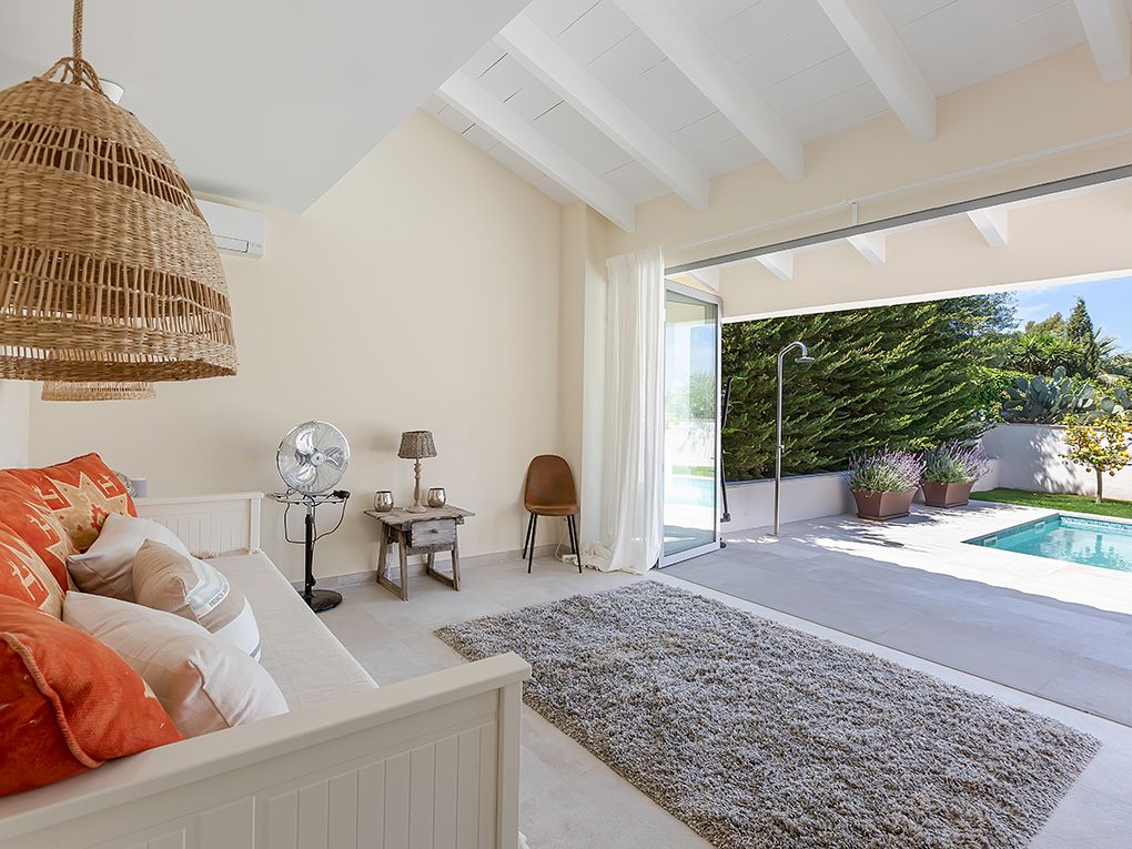 Modern Villa with Holiday Licence for sale in Santa Ponsa