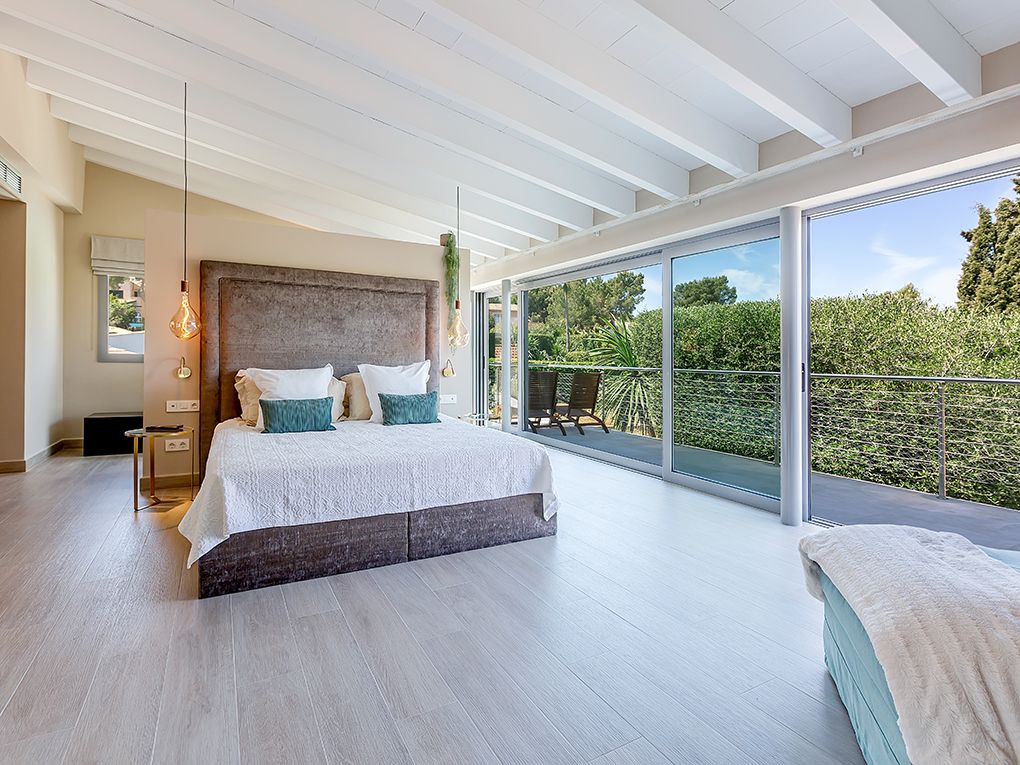 Modern Villa with Holiday Licence for sale in Santa Ponsa