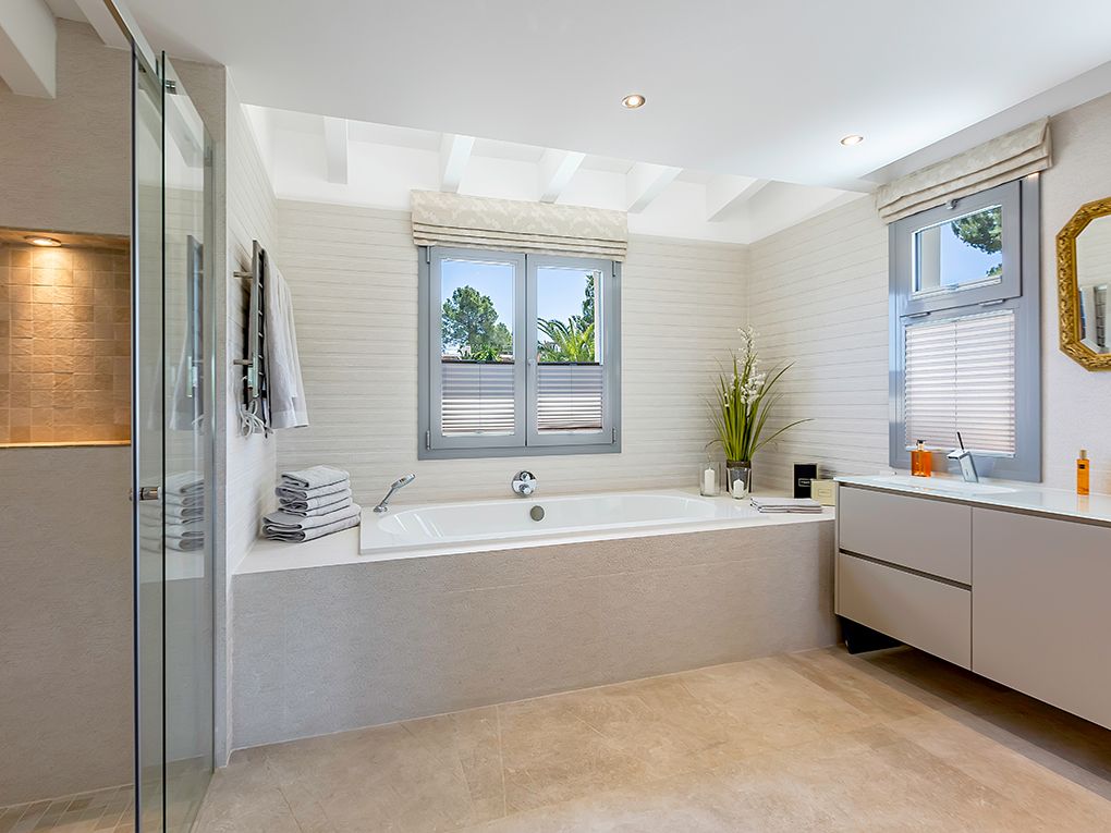 Modern Villa with Holiday Licence for sale in Santa Ponsa