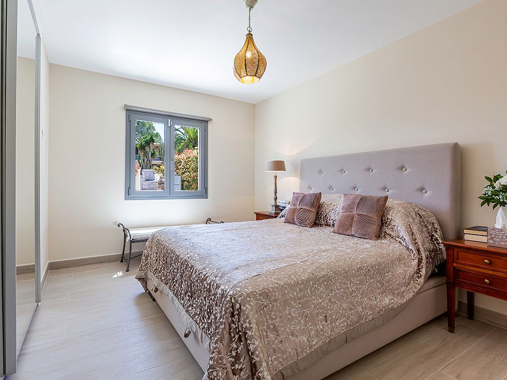 Modern Villa with Holiday Licence for sale in Santa Ponsa