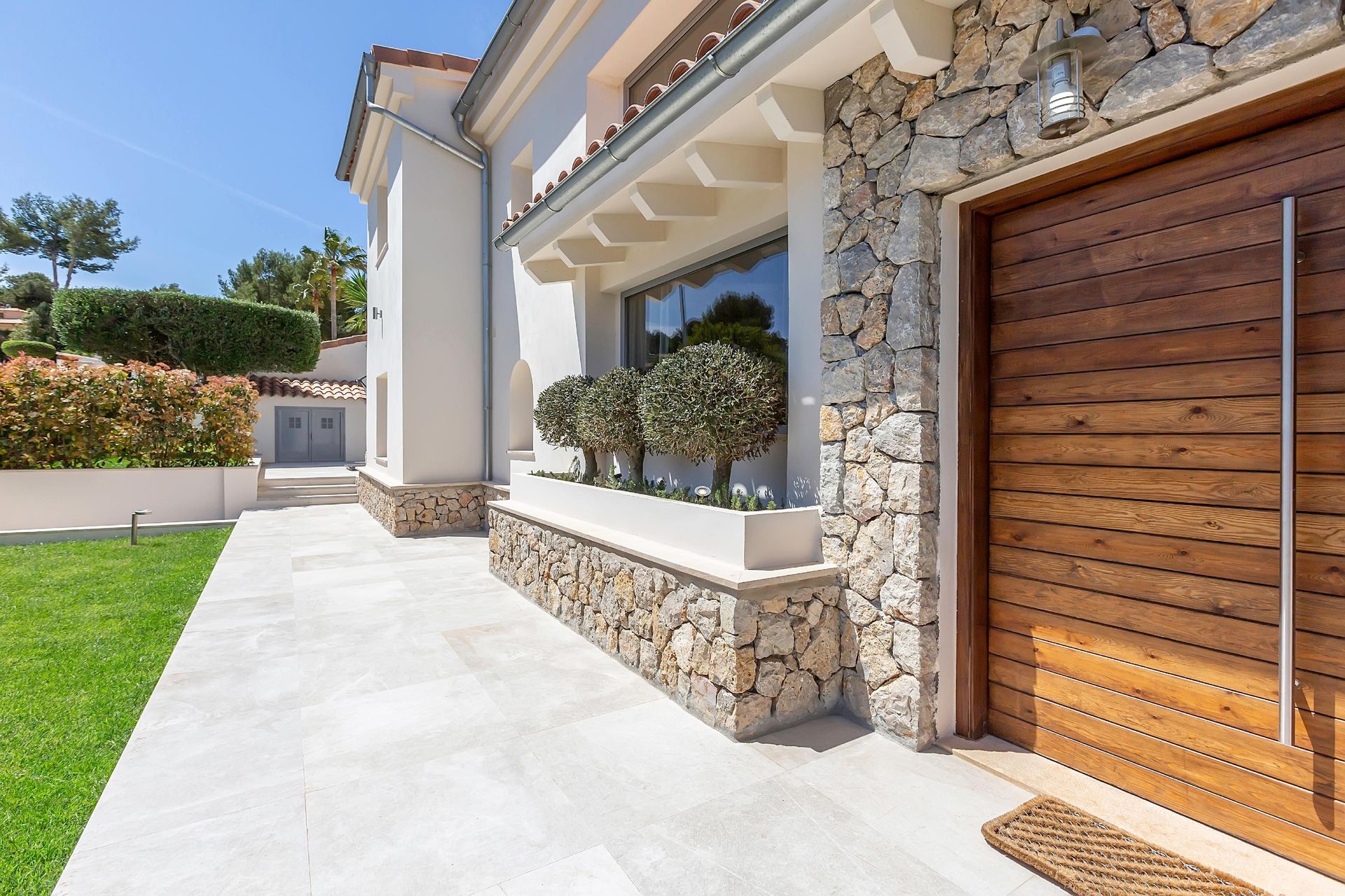 Modern Villa with Holiday Licence for sale in Santa Ponsa