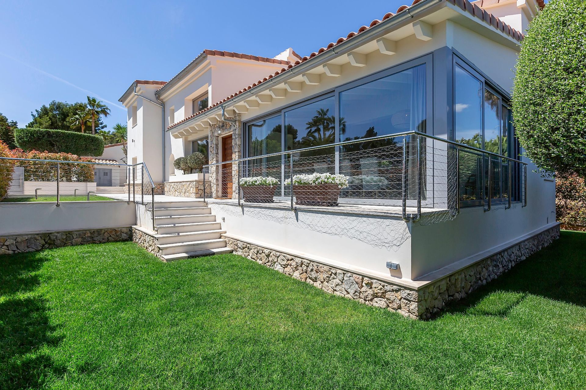 Modern Villa with Holiday Licence for sale in Santa Ponsa