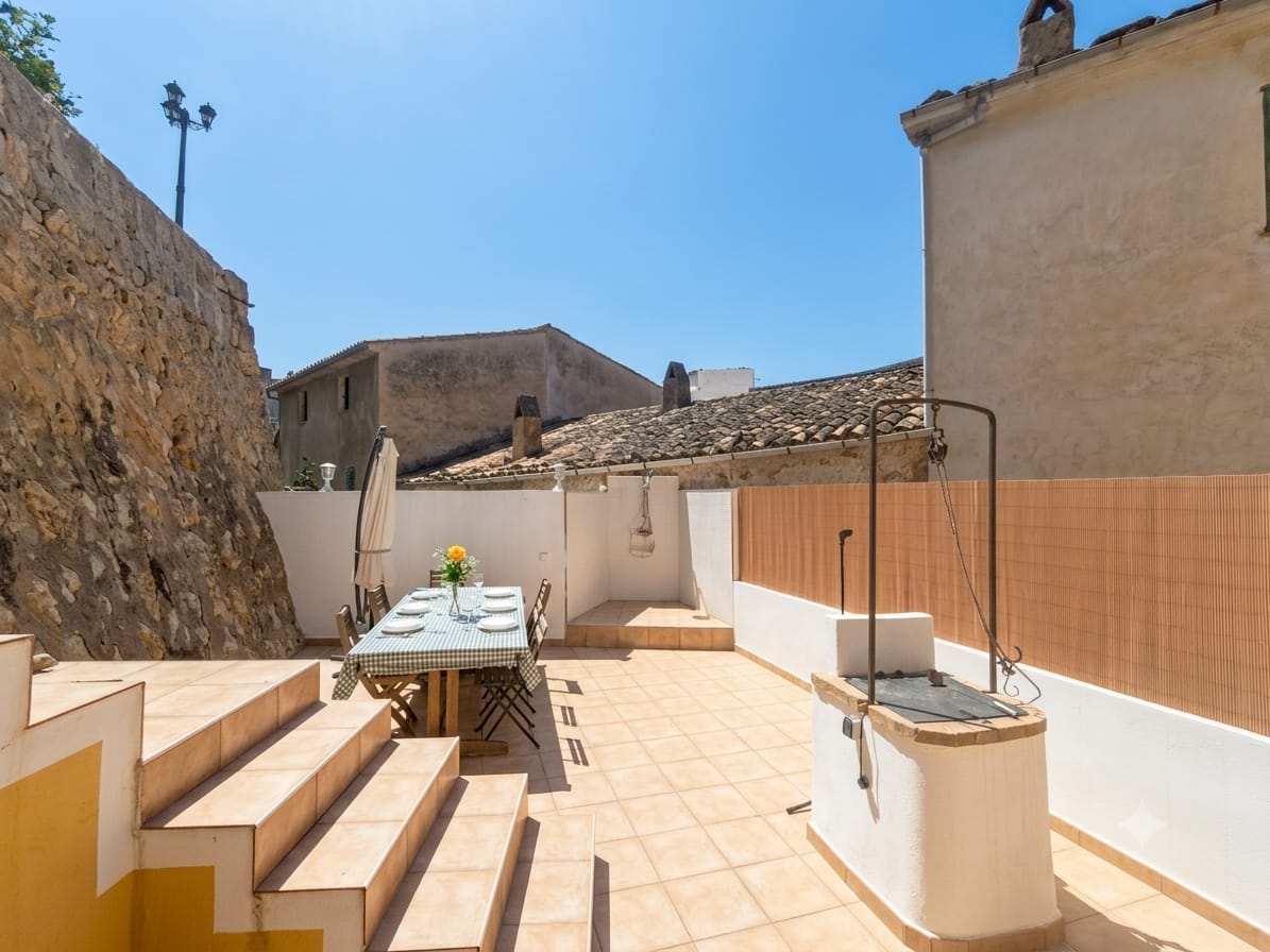 Recently renovated House with spacious Garden for Sale in Center of Andratx
