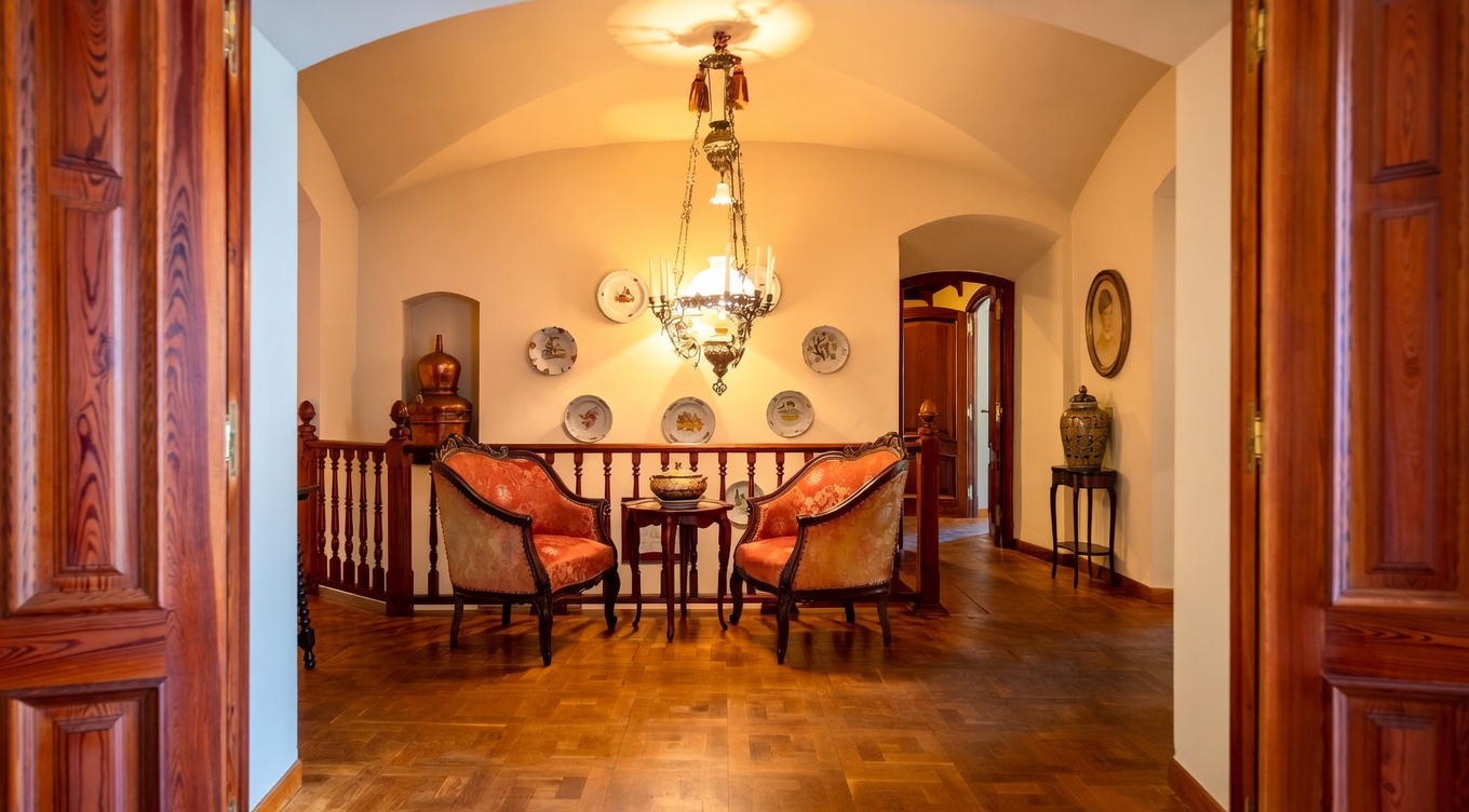 Exclusive Finca with spacious Plot near Escorca